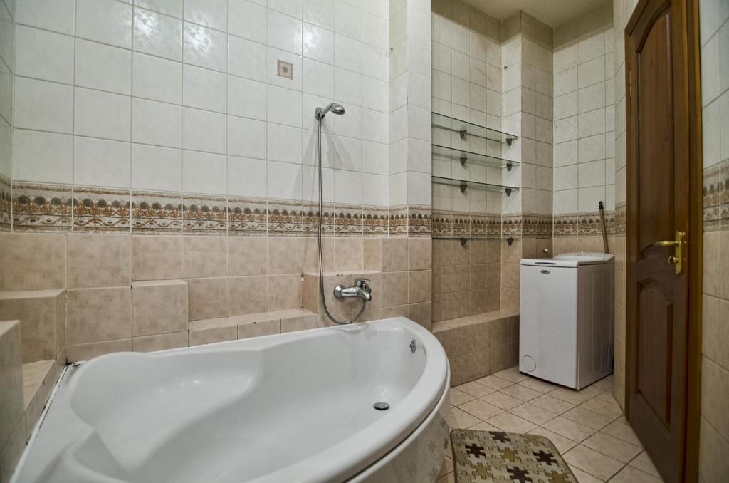 Apartment Hnatuka Center Lviv Kültér fotó