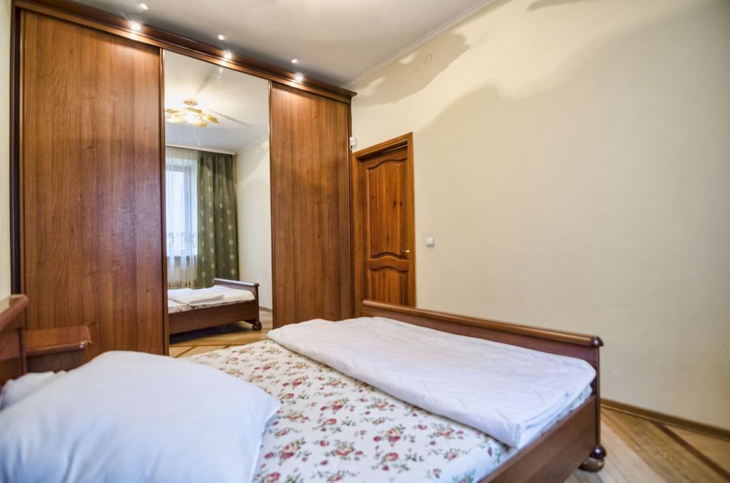 Apartment Hnatuka Center Lviv Kültér fotó